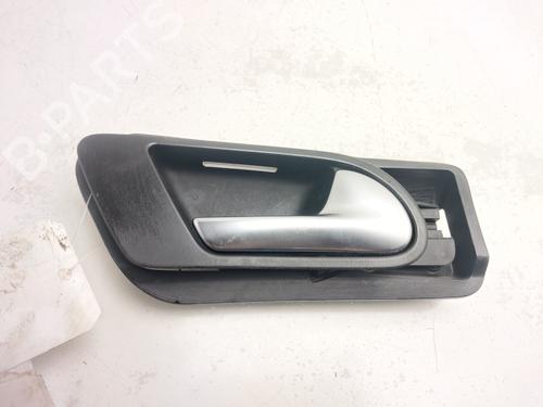Used Front right interior door handle Front right interior door handle 37153148 37153148
