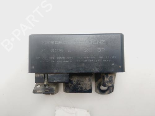 Used Electronic module Electronic module MERCEDES-BENZ C-CLASS (W203) C 220 CDI (203.006) (136 hp) 33605173 33605173