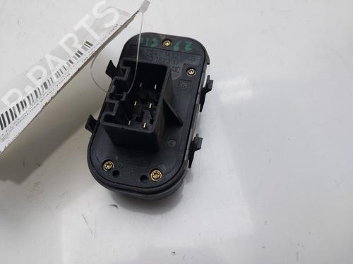 Interrupteur de vitre avant gauche FORD FOCUS I (DAW, DBW) 1.8 TDCi (100 hp) 16358250