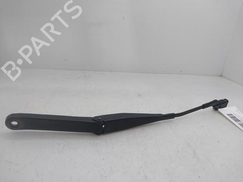 Used Front windshield wiper arm FORD FIESTA VI (CB1, CCN) [2008-2017]  24653657