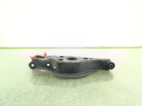 Højre bagtil bærearm Højre bagtil bærearm LEXUS IS III (_E3_) 300h (AVE30_, AVE30R) (223 hp) 33676615 33676615