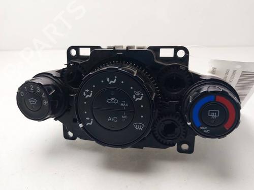 Used Climate control Climate control FORD FIESTA VI Van 1.5 TDCi (75 hp) 39726258 39726258