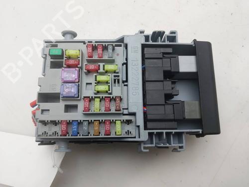 Used Fuse box Fuse box 38754696 38754696