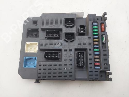 Used Fuse box Fuse box 38044957 38044957