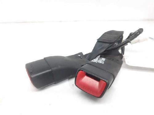 Used Seat buckle TOYOTA YARIS (_P13_) 1.0 (KSP130_, KSP130) (69 hp) 13994882