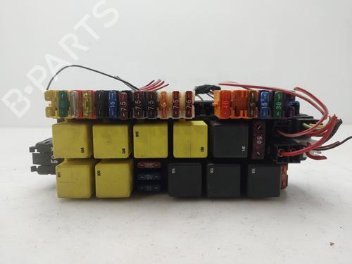 Used Fuse box Fuse box MERCEDES-BENZ S-CLASS (W220, V220) S 500 (220.075, 220.175, 220.875) (299 hp) 36300610 36300610