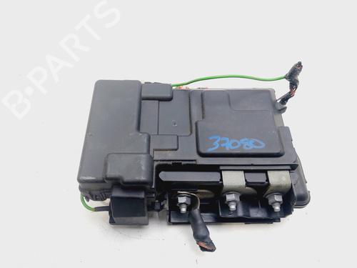 Used Fuse box VOLVO V60 I (155) 2.4 D6 Plug in Hybrid AWD (215 hp) 29719794