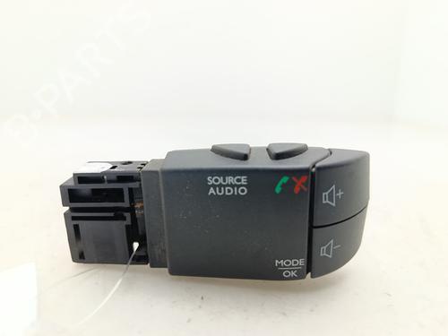 switch-dacia-sandero-ii-2012-34286057 main image