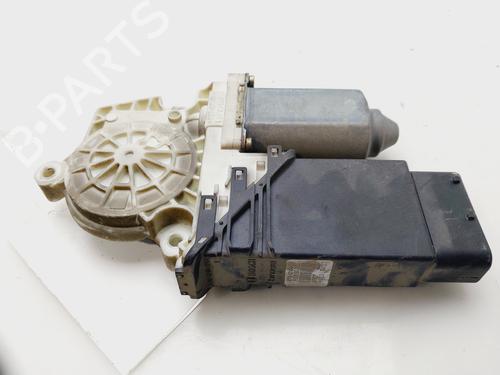 Rudehejsemotor forskærm højre SEAT LEON (1M1)  | BP24532989E20 