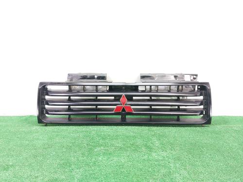 Grill MITSUBISHI PAJERO II (V3_W, V2_W, V4_W, V5_W) 2.5 TD 4WD (V24W) (99 hp) 21138678