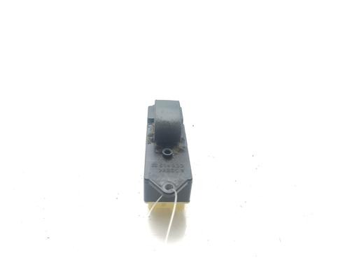 Used Right rear window switch MITSUBISHI GRANDIS (NA_W) 2.0 DI-D (NA8W) (136 hp) 29531750