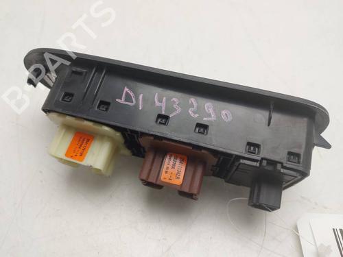 Left front window switch DACIA DUSTER (HS_) 1.2 TCe 125 | BP40225784I27 - Image 2