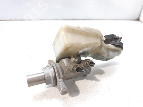 Used Brake master cylinder FORD FOCUS III 1.0 EcoBoost (100 hp) 9204450