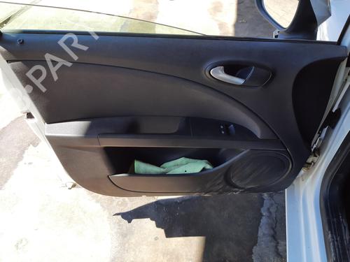 Left front window motor SEAT LEON (1P1) 1.2 TSI | BP14849973E21 