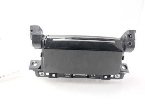 Used Glove box PEUGEOT 208 II (UB_, UP_, UW_, UJ_) [2019-2026]  32286190
