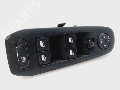 Used Left front window switch PEUGEOT 308 SW II (LC_, LJ_, LR_, LX_, L4_) [2014-2021]  23441387