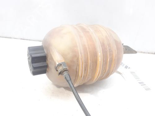 Used Expansion tank PEUGEOT 206 Hatchback (2A/C) 1.4 i (75 hp) 10184582