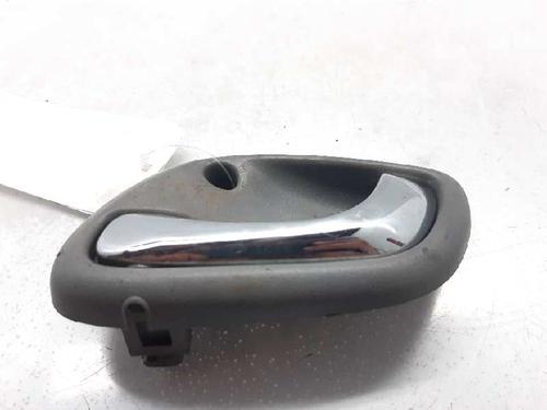 Used Front left interior door handle SUZUKI GRAND VITARA I (FT, HT) 2.0 HDI 110 4x4 (SQ420D, TD82V) (109 hp) 22428353