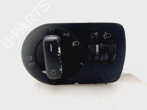 Used Headlight switch AUDI A3 (8P1) 1.6 FSI (115 hp) 31033935