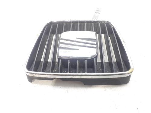 front-grille-seat-cordoba-6k2-6k0853654d-1999-2000-2001-2002-9845423 main image