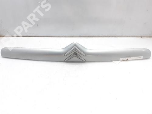Used Tailgate handle Tailgate handle CITROËN XSARA Coupe (N0) 1.4 i (75 hp) 9713464 9713464