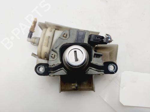 tailgate-handle-audi-a4-b5-8d2-1994-1995-1996-1997-1998-1999-2000-2001-32192129 main image