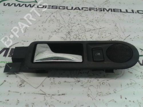 Venstre bak invendig håndtak VW GOLF IV (1J1) 1.6 (100 hp) 3295910