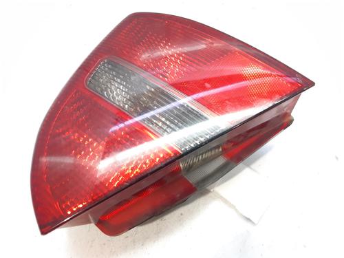 Used Right taillight MITSUBISHI CARISMA (DA_) 1.9 TD (DA4A) (90 hp) 8365182
