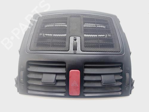 Used Air vent TOYOTA AURIS (_E15_) [2006-2013]  32302945