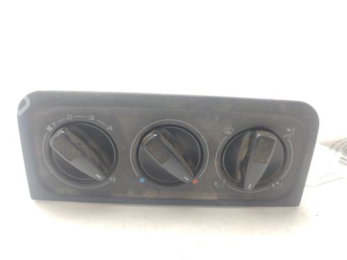 AC-Styringsenhed/Manøvreenhed VW GOLF III (1H1) [1989-2000]  31026611