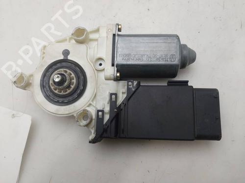 Left front window motor SEAT LEON (1M1) | BP39537556E21 - Image 1