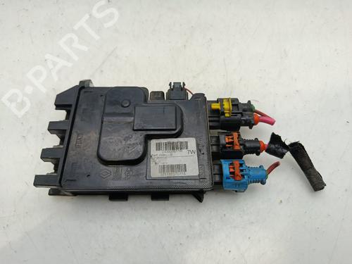Used Fuse box RENAULT FLUENCE (L3_) 1.5 dCi (L30D, L30L, L306, L33F, L33L, L33M, L33V, L33W) (110 hp) 31850373