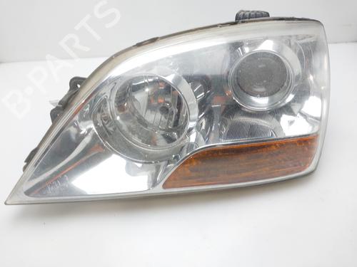 Left headlight KIA SORENTO I (JC) 2.5 CRDi (163 hp) 17195743