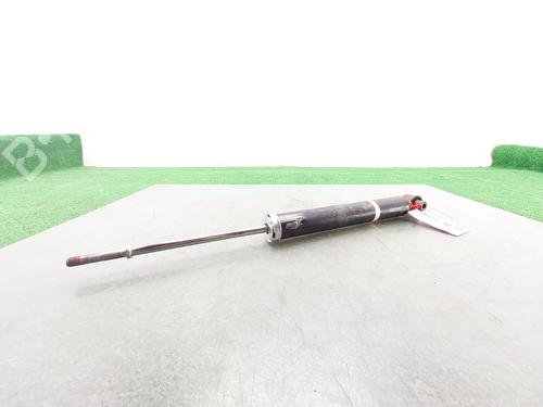 Used Right rear shock absorber TOYOTA AURIS Estate (_E18_) 1.8 Hybrid (ZWE186_, ZWE186R, ZWE186H) (136 hp) 19731966