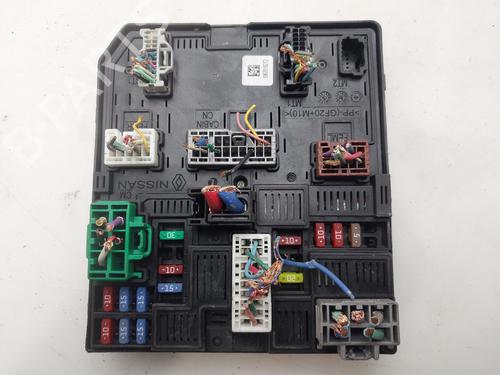 Used Fuse box Fuse box 37438012 37438012
