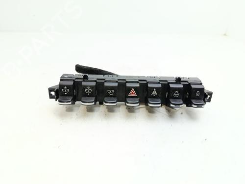 Used Warning switch PEUGEOT 3008 I MPV (0U_) 1.6 HDi (109 hp) 28962488