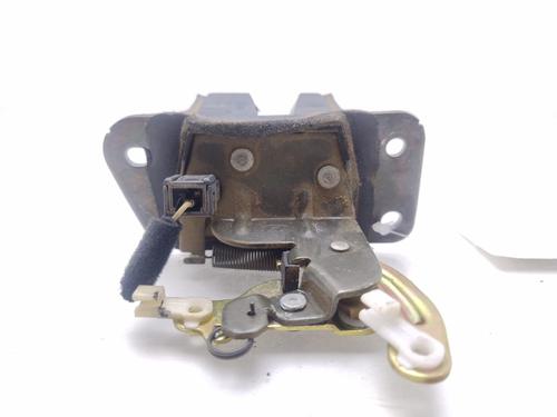 Tailgate lock HYUNDAI SANTA FÉ I (SM) 2.4 16V 4x4 | BP23118633C101 