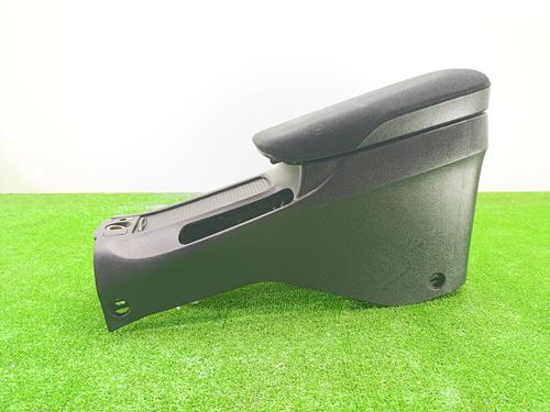 Armrest / Center console HONDA CIVIC VIII Hatchback (FN, FK) 2.2 CTDi (FK3) | BP30603244I20