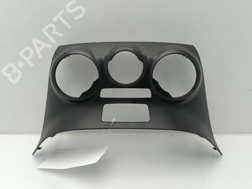 Console central PEUGEOT 2008 I (CU_) 1.6 BlueHDi 100 (100 hp) 32032399