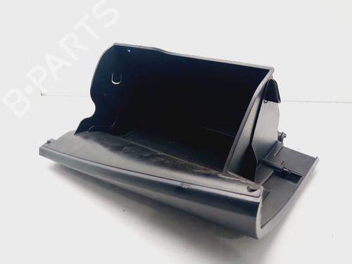 Handskerum MITSUBISHI LANCER VIII Sportback (CX_A) 2.0 DI-D (CX8A) | BP32123746C95