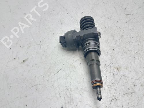 Used Injector SEAT LEON (1P1) 1.9 TDI (105 hp) 30121174