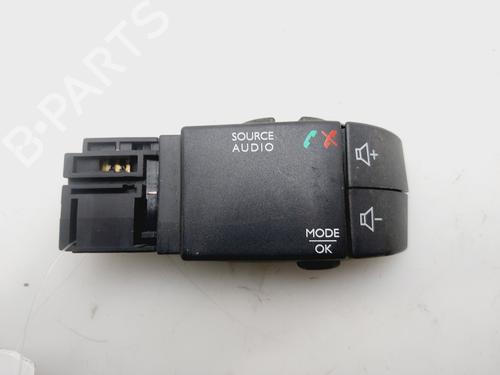 kombi-kontakt-stilkkontakt-dacia-sandero-ii-2012-32667746 main image