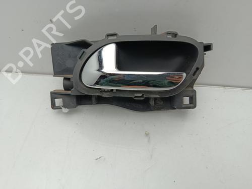 Venstre foran invendig håndtak PEUGEOT 407 (6D_) 2.0 (6DRFNB, 6DRFNE) (136 hp) 30897439