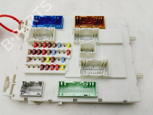 Zekeringkast VOLVO V40 Hatchback (525) [2012-2019]  30353553