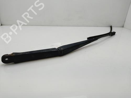 Used Front windshield wiper arm VOLVO XC90 I (275) D5 AWD (163 hp) 25870176