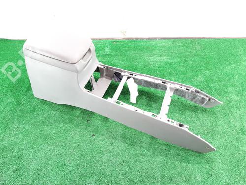 Armrest / Center console KIA SORENTO I (JC) 2.5 CRDi 4WD | BP7791213I20 