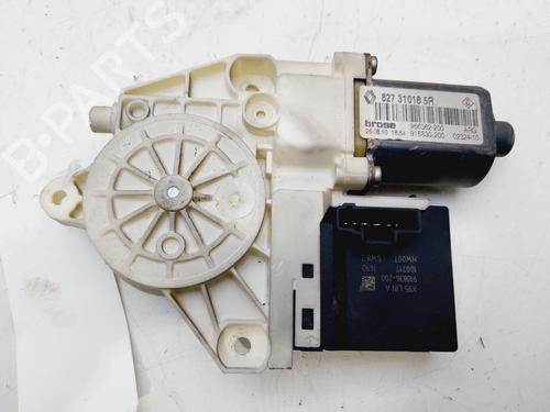 Rudehejsemotor bagstkærm venstre RENAULT MEGANE III Grandtour (KZ0/1) [2008-2016]  29764226
