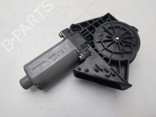 Portierruitmotor linksvoor Portierruitmotor linksvoor VW PASSAT B5.5 (3B3) 2.0 (130 hp) 36911985 36911985