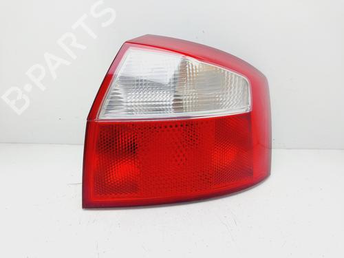 Høyre baklys AUDI A4 B6 (8E2) 1.9 TDI (130 hp) 30974373