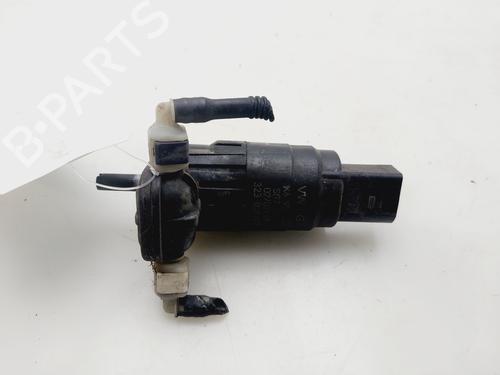 washer-pump-vw-touran-1t1-1t2-2003-2004-2005-2006-2007-2008-2009-2010-2011-31822896 main image